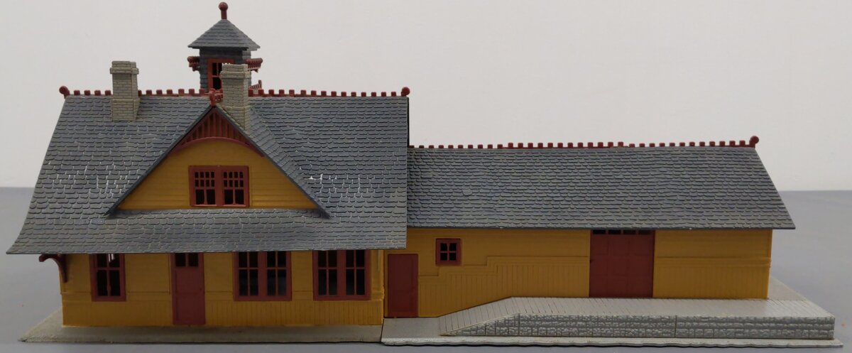 Lionel 6-83440 O Rico Station Building Kit-Assembled EX