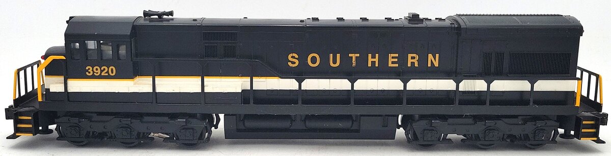 Williams U33-26 Southern U33C Powered Diesel Loco. EX/Box
