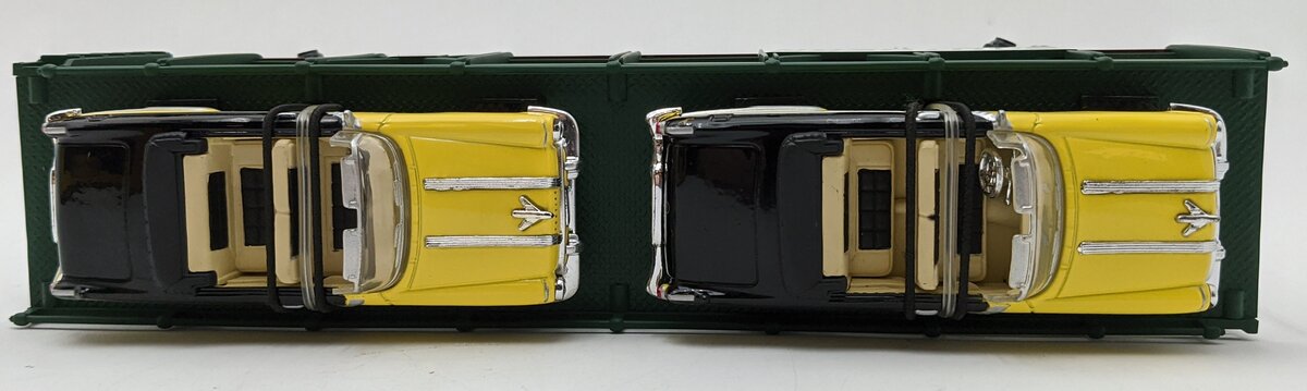 MTH 30-76140 O Gauge Southern Auto Carrier with 4 1955 Pontiacs LN/Box