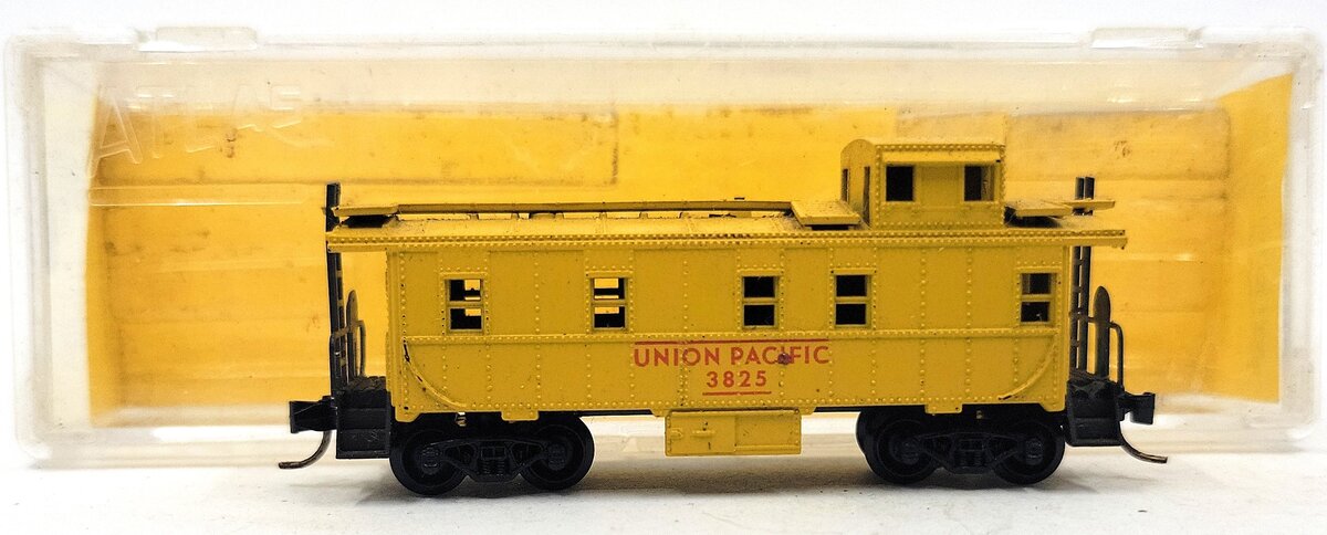 Atlas 3562 N Scale Union Pacific Caboose #3825 EX/Box