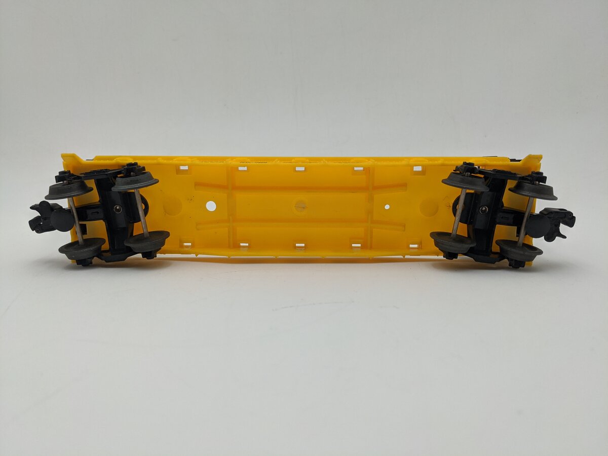 Lionel 6-16375 O Gauge New York Central Flatcar with Stakes EX