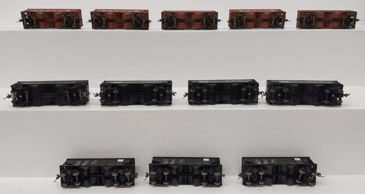 Bowser & Other HO Scale Assorted Hopper Cars: 33324, 33298, 33157, 596, 561 [12] VG