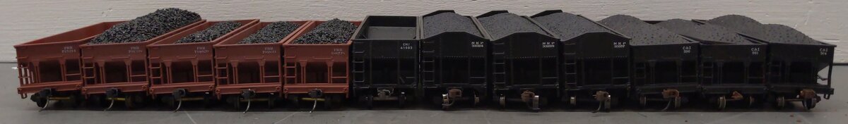 Bowser & Other HO Scale Assorted Hopper Cars: 33324, 33298, 33157, 596, 561 [12] VG