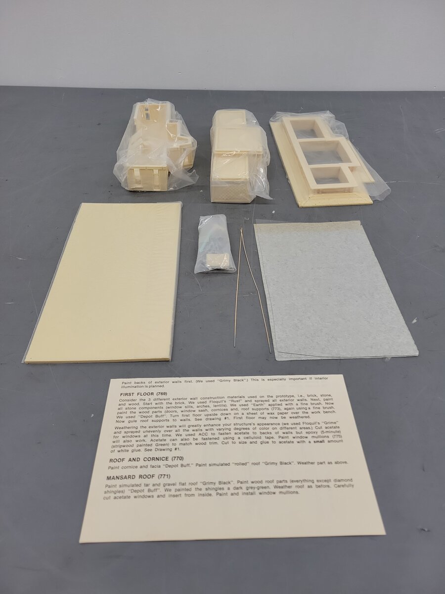 Magnuson Models M513 HO Scale The Colfax Street Station Building Kit EX/Box