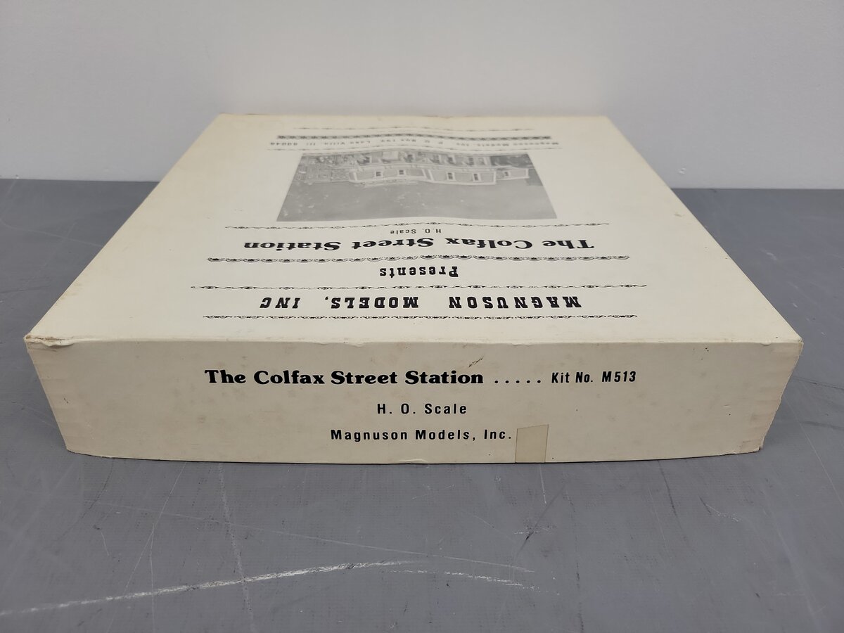 Magnuson Models M513 HO Scale The Colfax Street Station Building Kit EX/Box