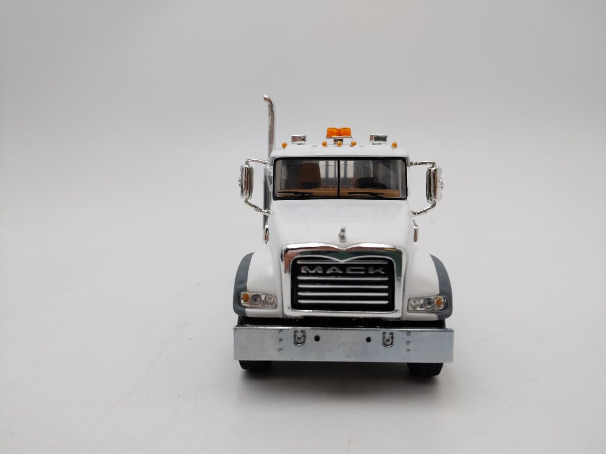First Gear 50-3115C 1:50 Diecast 6x4 Cab Only White Mack Granite MP LN/Box