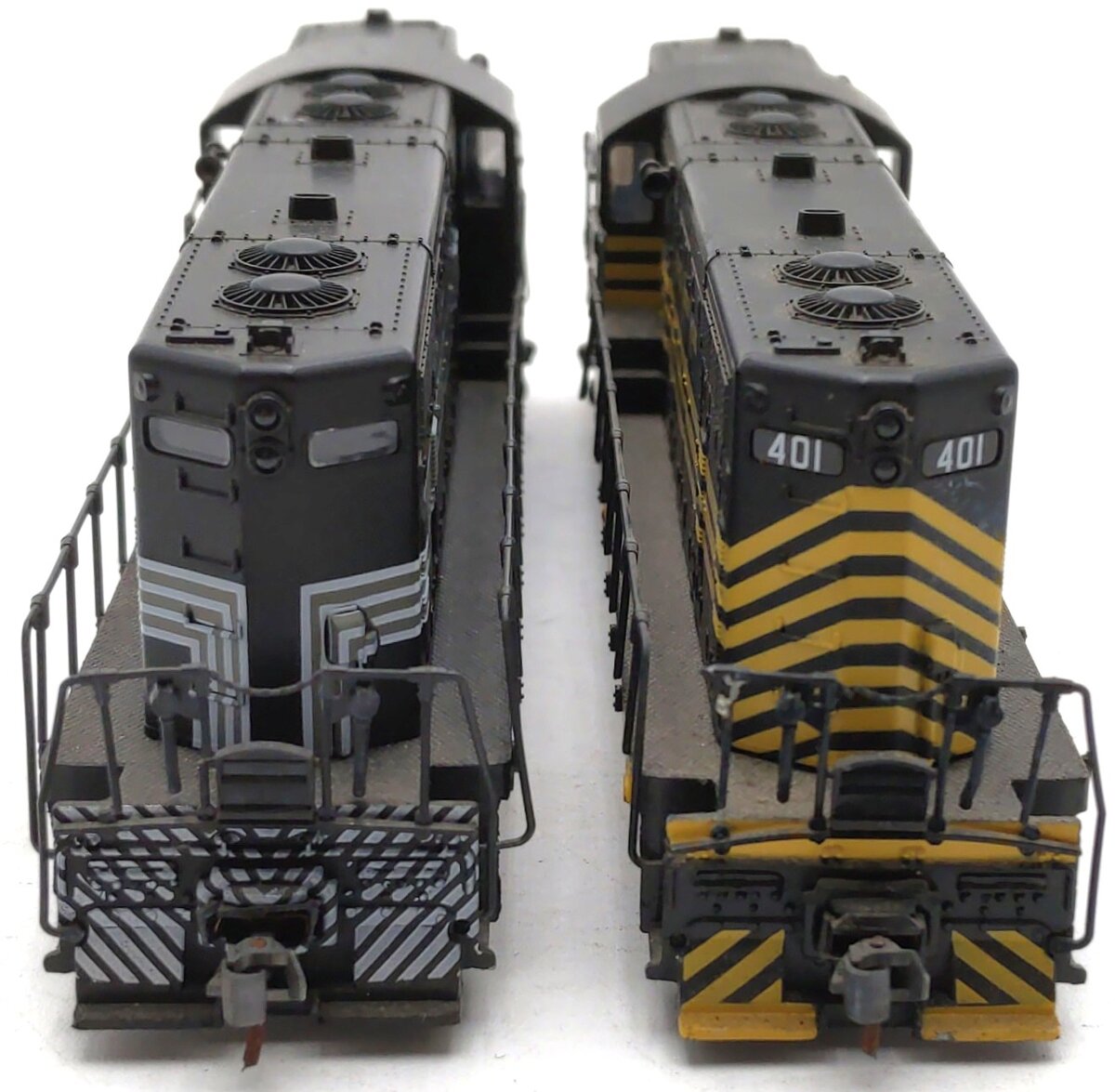 Atlas HO Scale Assorted Diesel Locomotives: 5709, 401 [2] EX