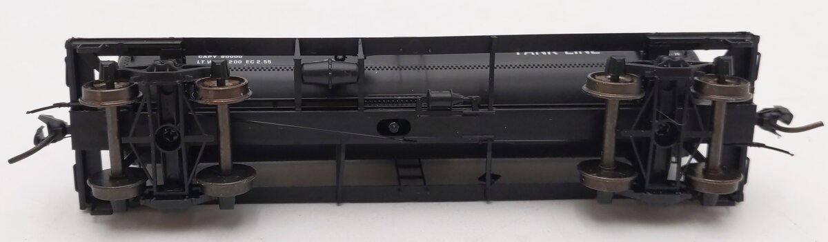 InterMountain 46306-08 HO Scale Harbor Tank Line Type 27 Riveted Tank Car #1741 EX/Box