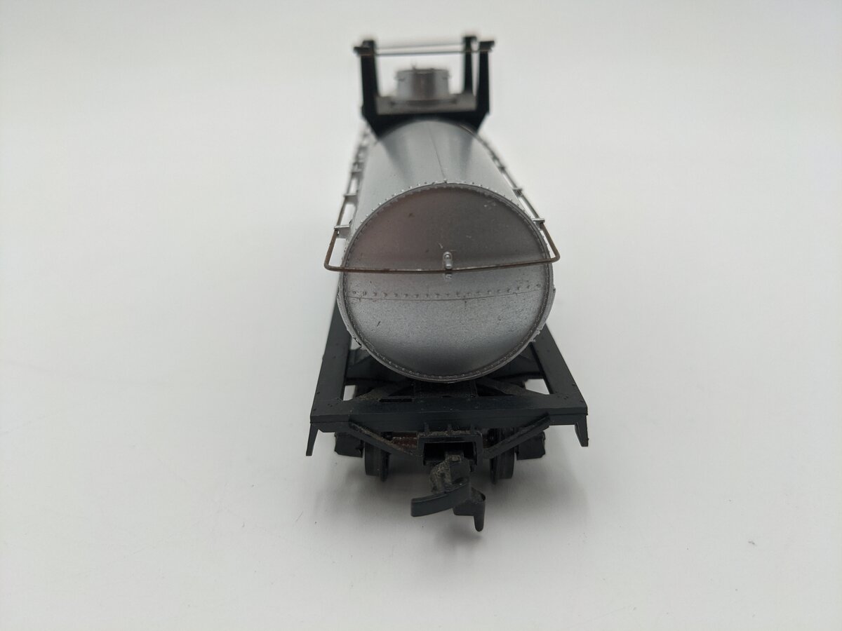 Athearn 1553 HO DuPont Chemical Tank Car Kit #X3246 EX