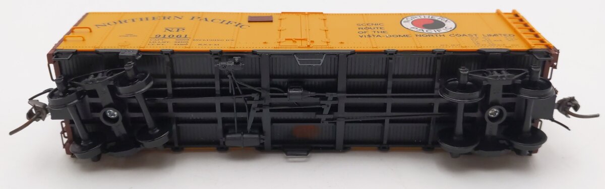 InterMountain 45502-02 Northern Pacific Steel Sided Ice Bunker Car #91061 EX/Box