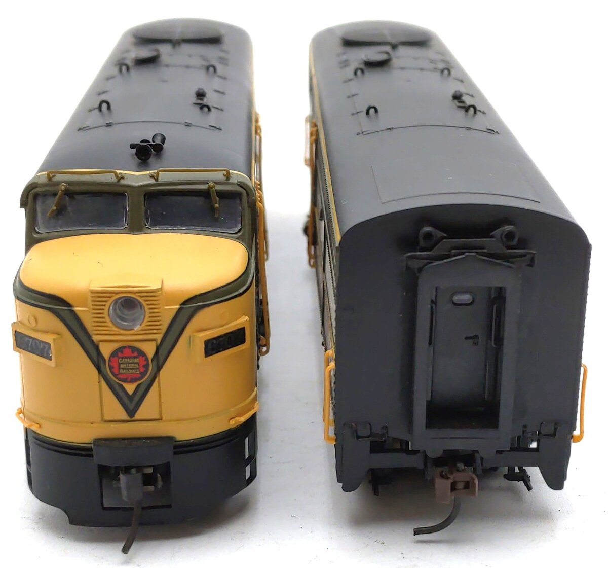 Proto 2000 HO Scale Canadian National Diesel Locomotive Set EX