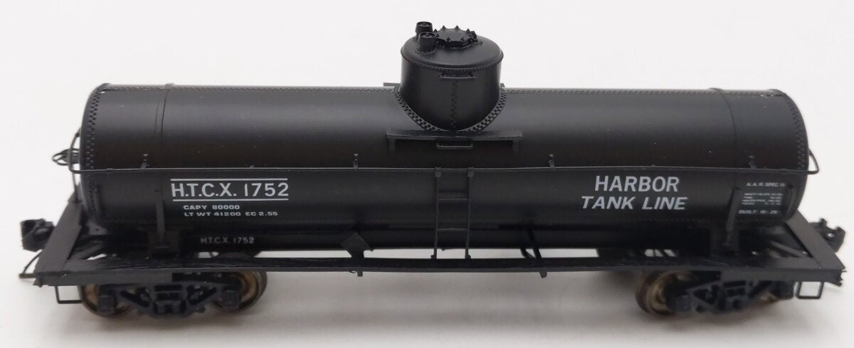 InterMountain 46306-10 HO Scale Harbor Tank Line Type 27 Riveted Tank Car #1752 EX/Box