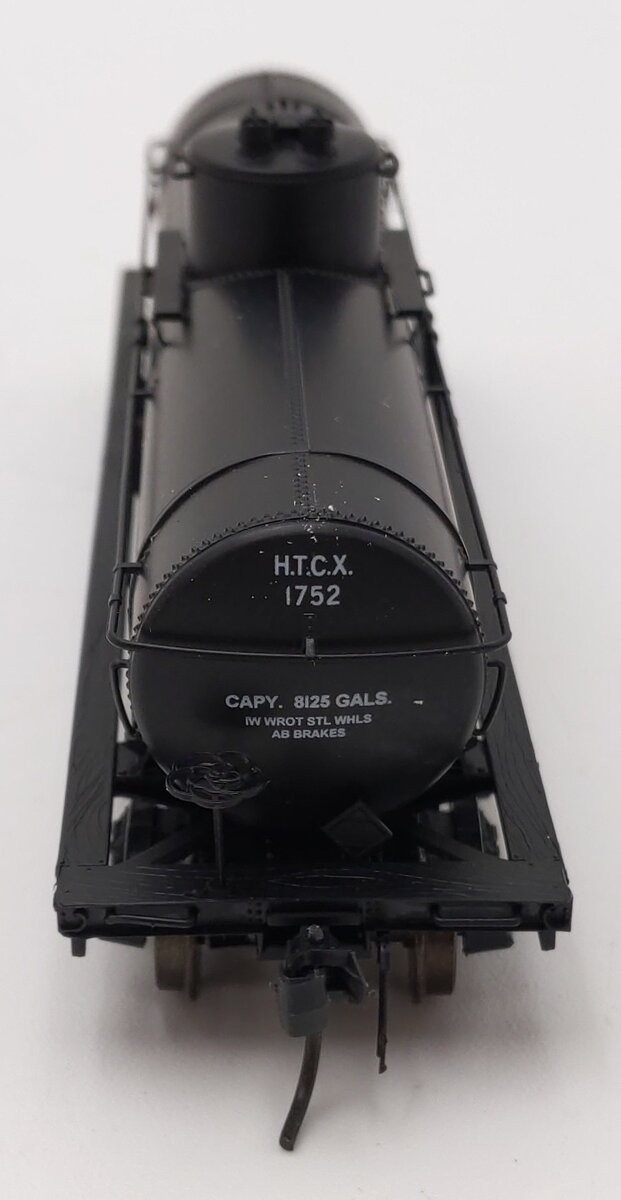 InterMountain 46306-10 HO Scale Harbor Tank Line Type 27 Riveted Tank Car #1752 EX/Box