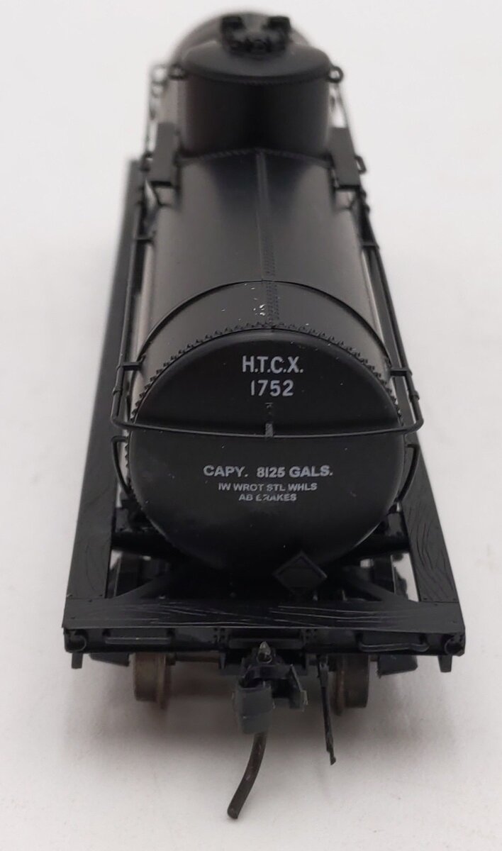 InterMountain 46306-10 HO Scale Harbor Tank Line Type 27 Riveted Tank Car #1752 EX/Box