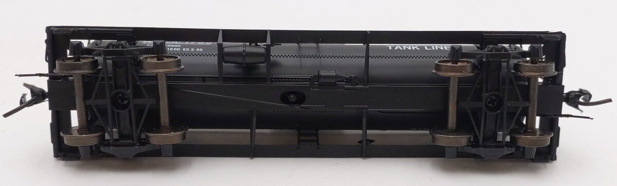 InterMountain 46306-10 HO Scale Harbor Tank Line Type 27 Riveted Tank Car #1752 EX/Box