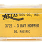 Atlas 3721 N Scale Southern Pacific 3-Bay Covered Hopper #490098 EX/Box