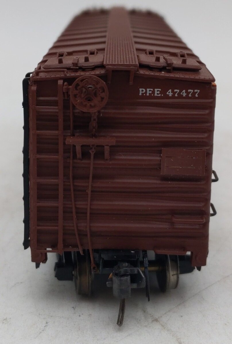 InterMountain 45501-04 HO Pacific Fruit Express Steel Sided Ice Bunker #47477 EX