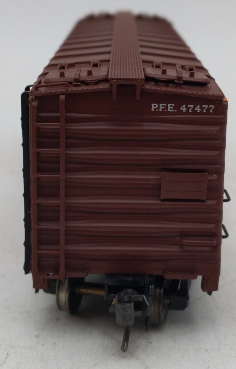 InterMountain 45501-04 HO Pacific Fruit Express Steel Sided Ice Bunker #47477 EX
