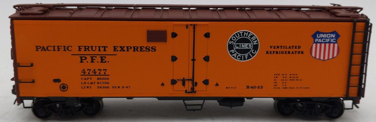 InterMountain 45501-04 HO Pacific Fruit Express Steel Sided Ice Bunker #47477 EX
