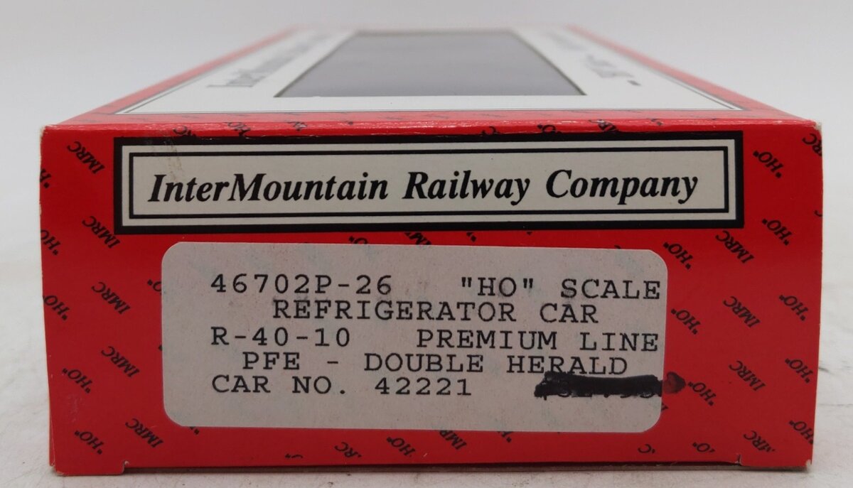 InterMountain 46702P-26 HO Weathered Pacific Fruit Express Reefer Car #42221/Box