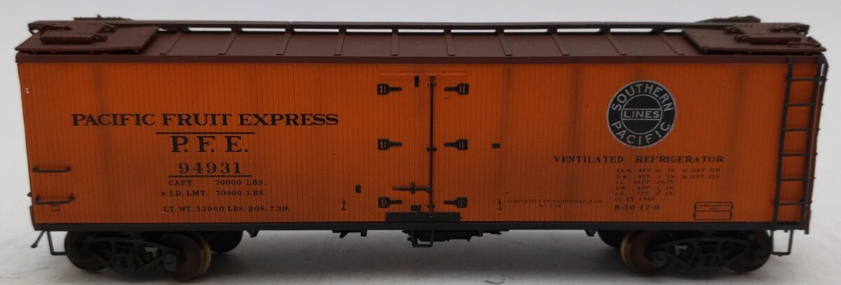 Red Caboose 34124-9 HO Scale Weathered Pacific Fruit Express Reefer Car #94931/Box
