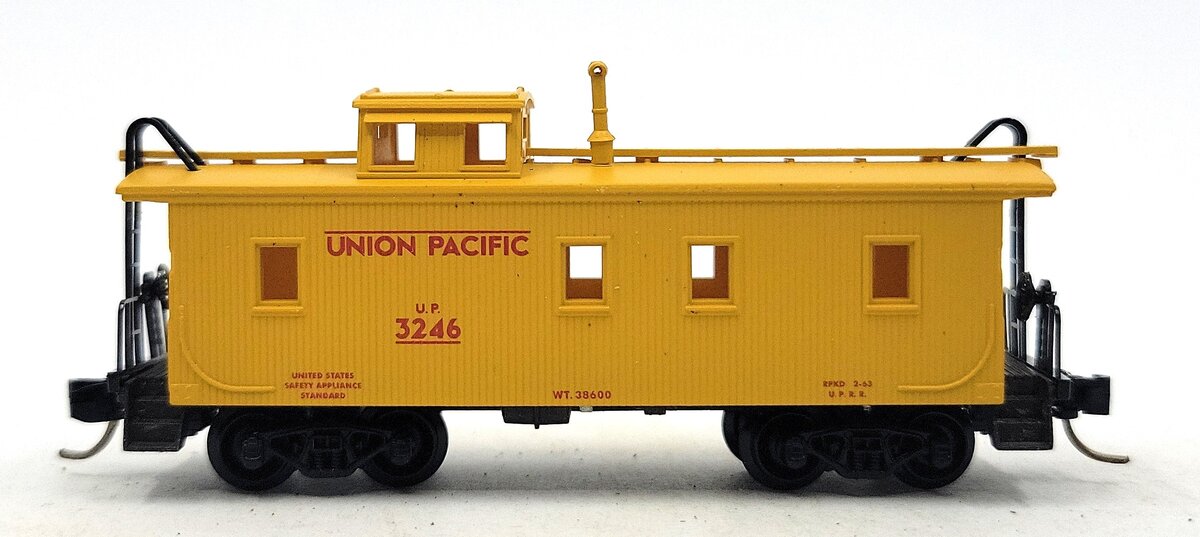 Micro-Trains 05000100 N Union Pacific 34' Wood Sheathed Caboose #3246 LN/Box