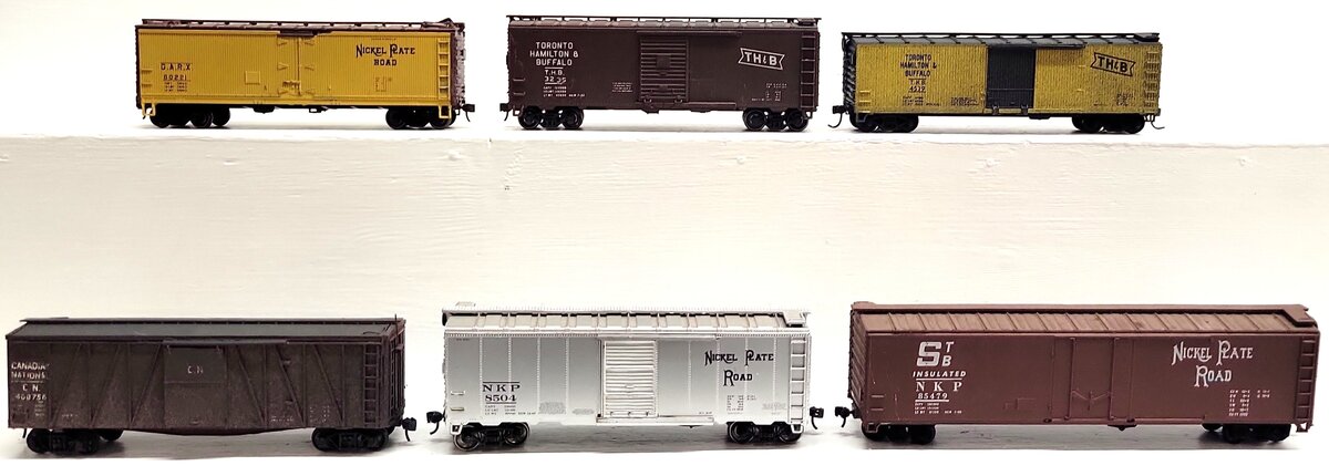 HO Scale Assorted Freight Cars [6]