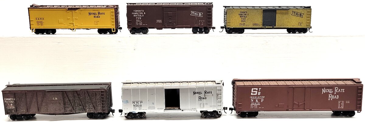 HO Scale Assorted Freight Cars [6]