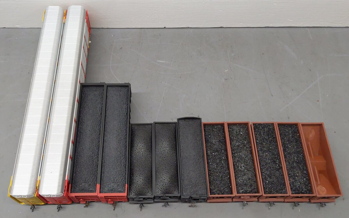 Bowser & Other HO Scale Assorted Freight Cars: 14058, 14102, 160419, 973740 [12] VG