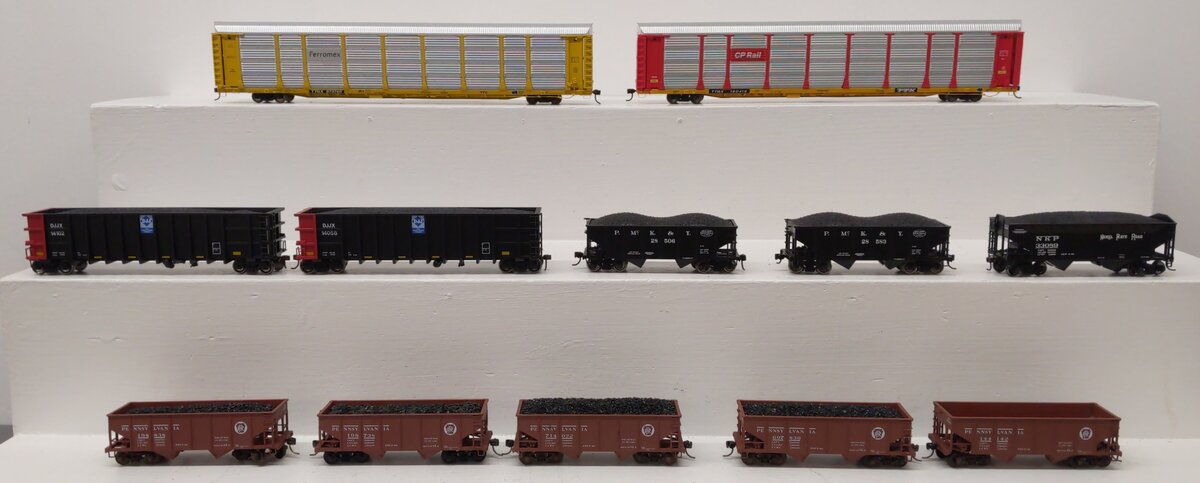 Bowser & Other HO Scale Assorted Freight Cars: 14058, 14102, 160419, 973740 [12] VG