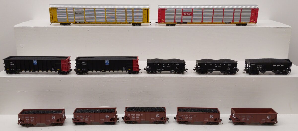 Bowser & Other HO Scale Assorted Freight Cars: 14058, 14102, 160419, 973740 [12] VG