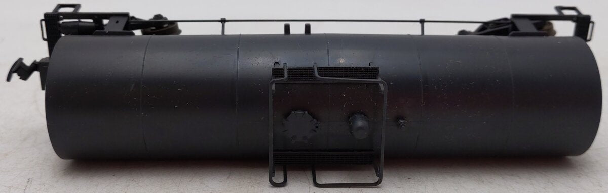Atlas 1700 HO Scale Undecorated Tank Car/Box