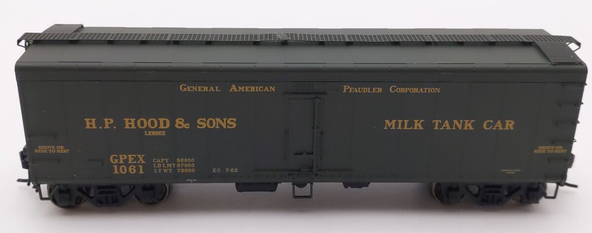 InterMountain 48201-03 HO Scale GPEX HP Hood & Sons Milk Car #1061 EX/Box