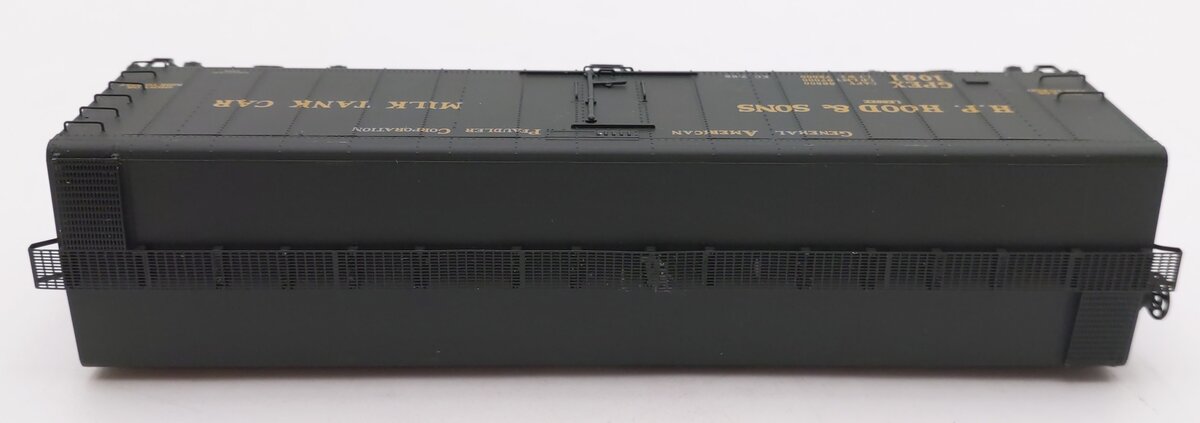 InterMountain 48201-03 HO Scale GPEX HP Hood & Sons Milk Car #1061 EX/Box