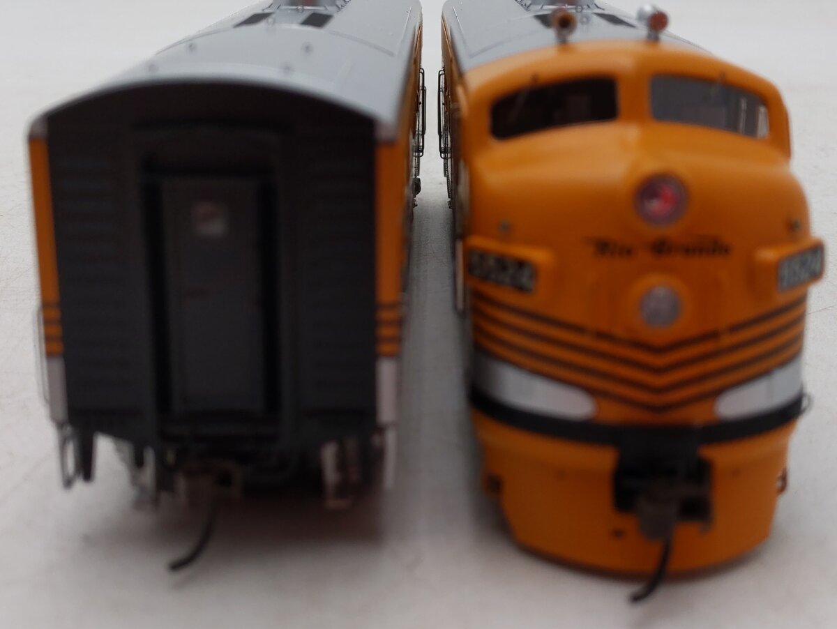 Athearn G2621 HO Scale Denver & Rio Grande Western EMD F3 AB Diesel Set EX/Box