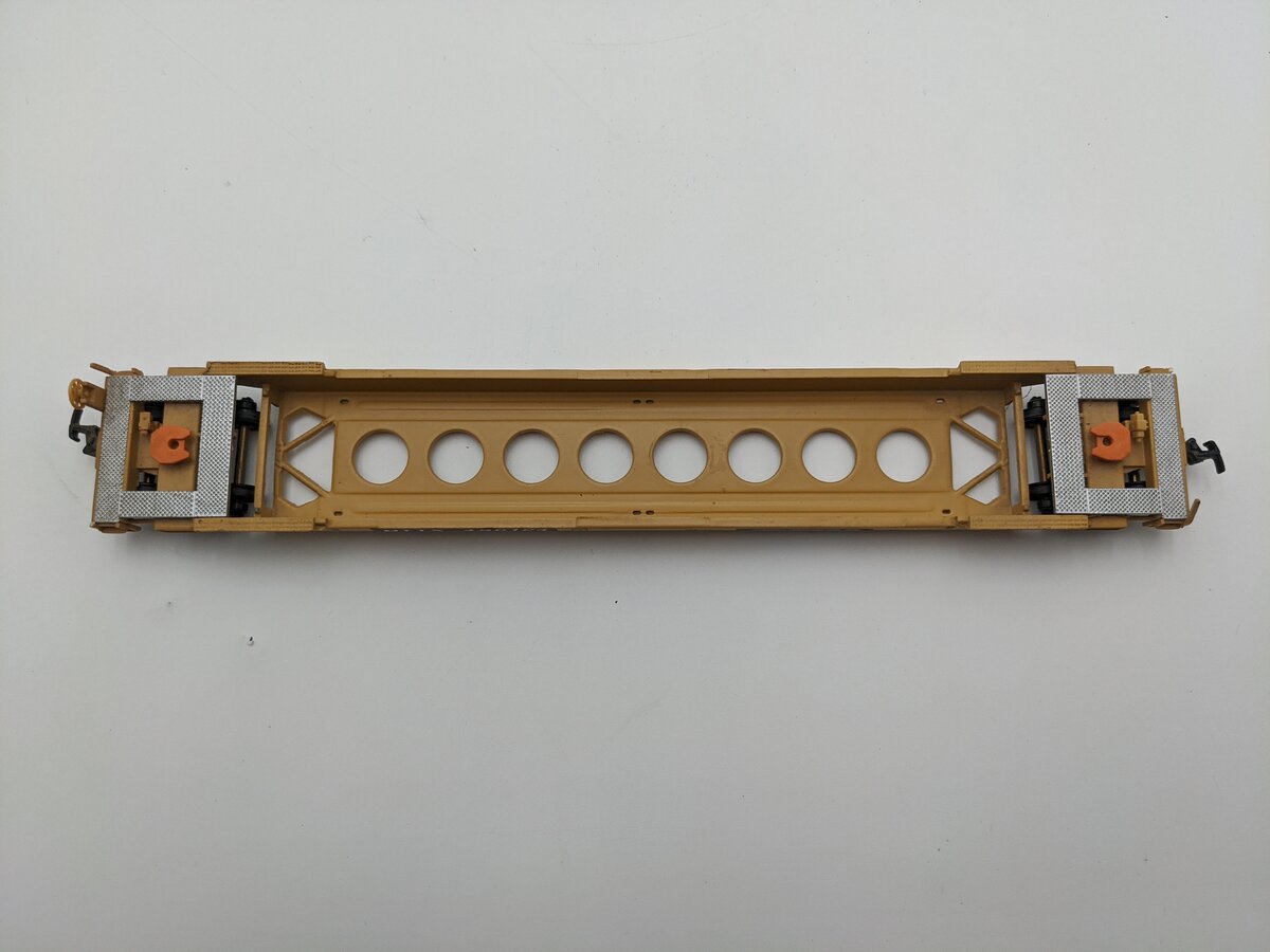 Walthers 456124 HO Gunderson 53' Well Car DTTX BN & CP Rail Containers EX