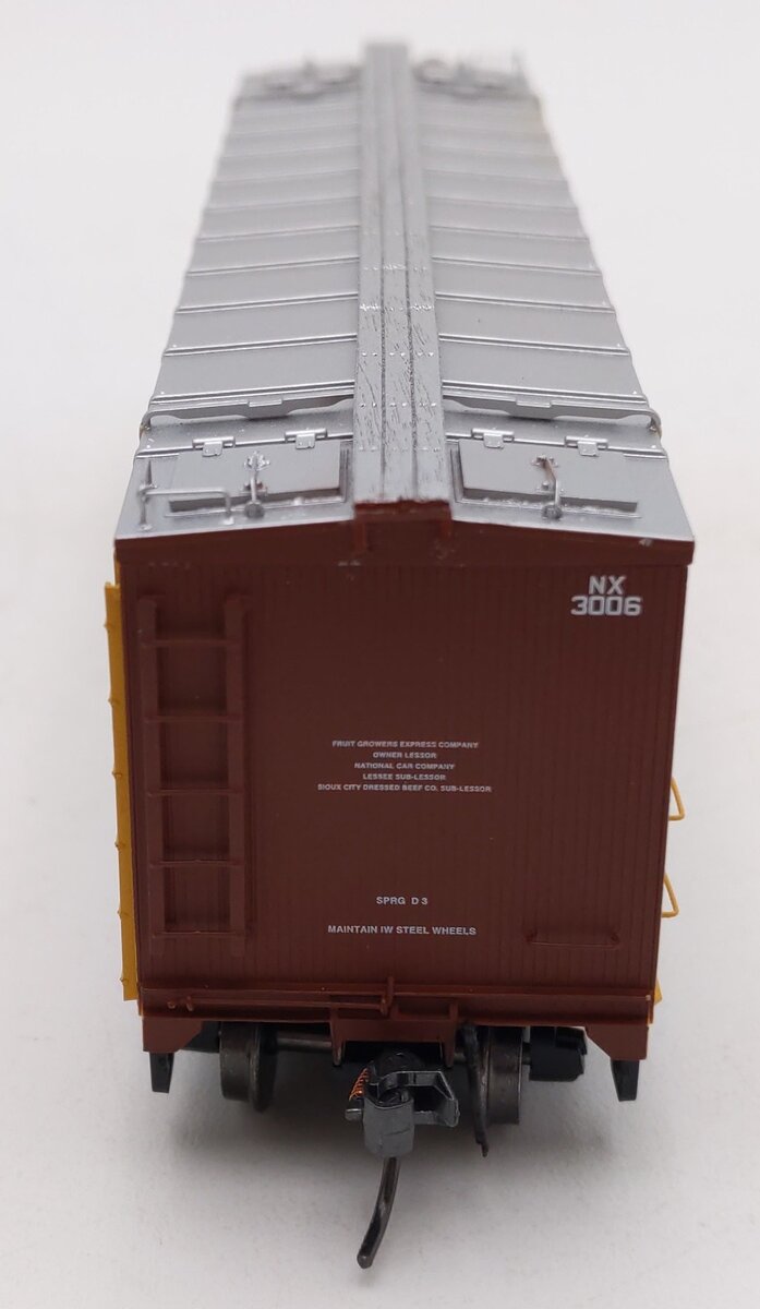 InterMountain 47730-01 HO Scale Sioux City Dressed Beef Wood Reefer Car #3006 VG/Box