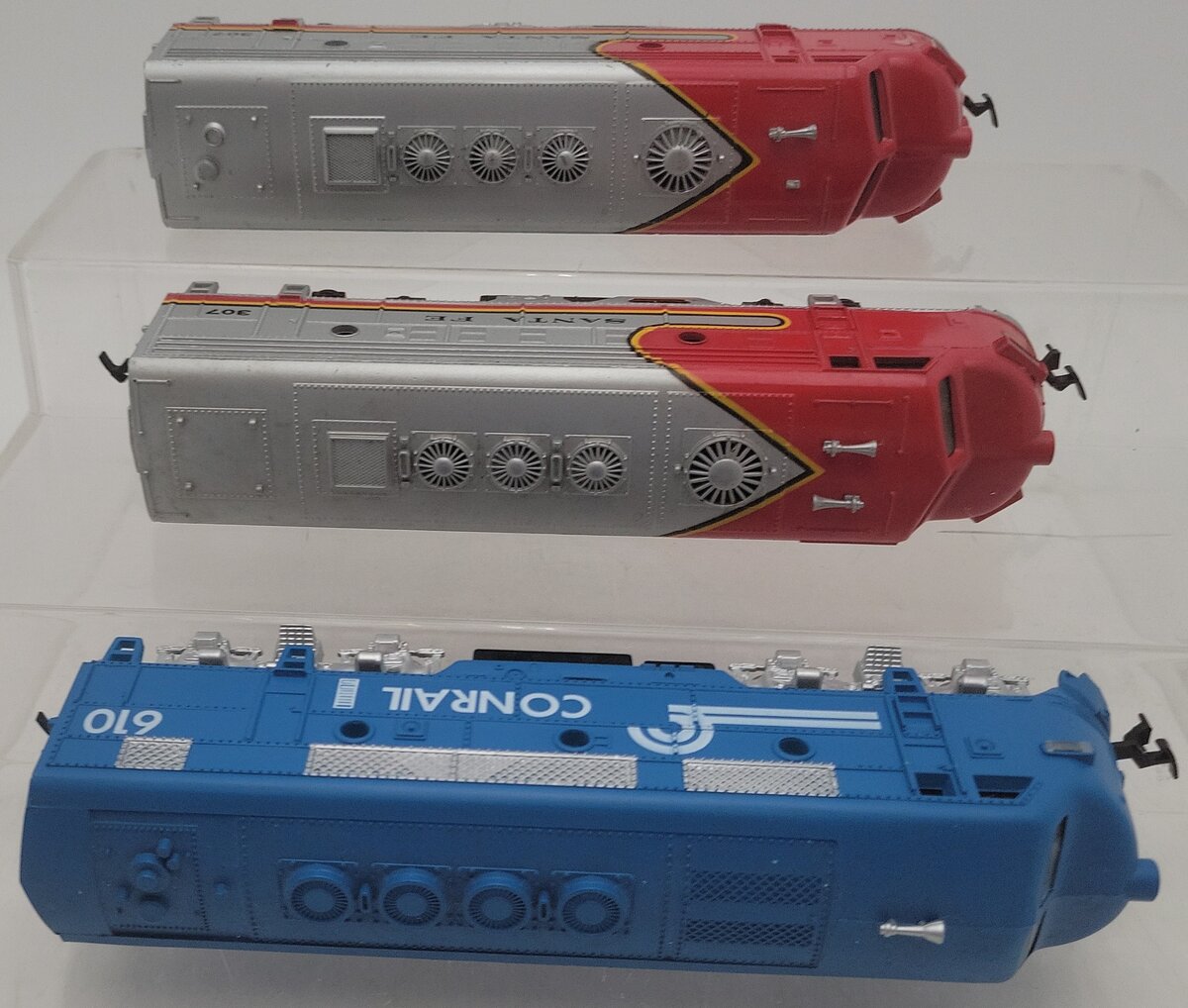 HO Scale Conrail & Santa Fe Diesel Locomotive #307 #610 [3] EX