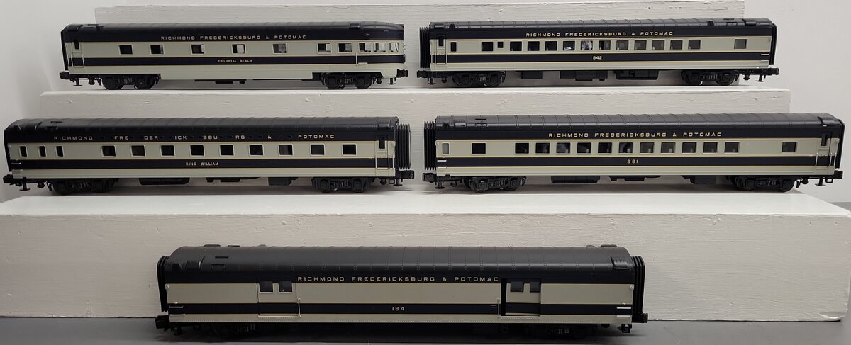 MTH 20-6577 O RF&P 70' Streamlined Passenger Car Set (Set of 5)/Box