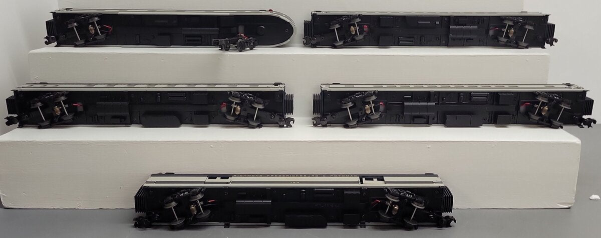 MTH 20-6577 O RF&P 70' Streamlined Passenger Car Set (Set of 5)/Box