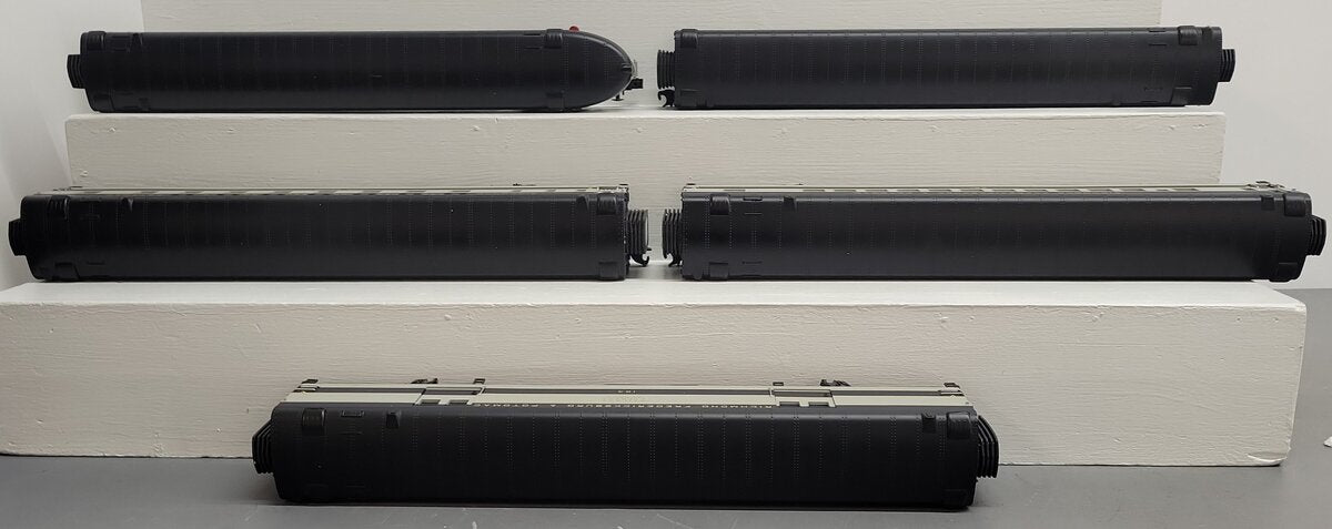 MTH 20-6577 O RF&P 70' Streamlined Passenger Car Set (Set of 5)/Box