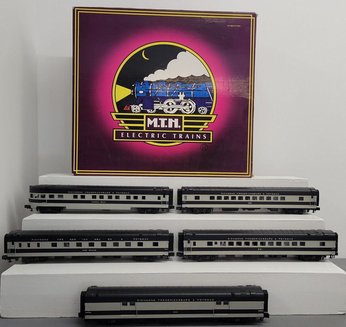 MTH 20-6577 O RF&P 70' Streamlined Passenger Car Set (Set of 5)/Box