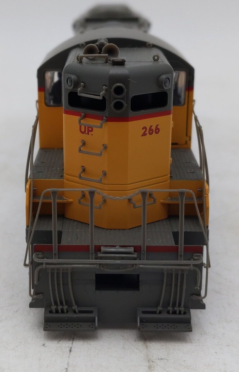 Proto 2000 23622 HO Scale Union Pacific GP9 II Diesel Locomotive #266 VG