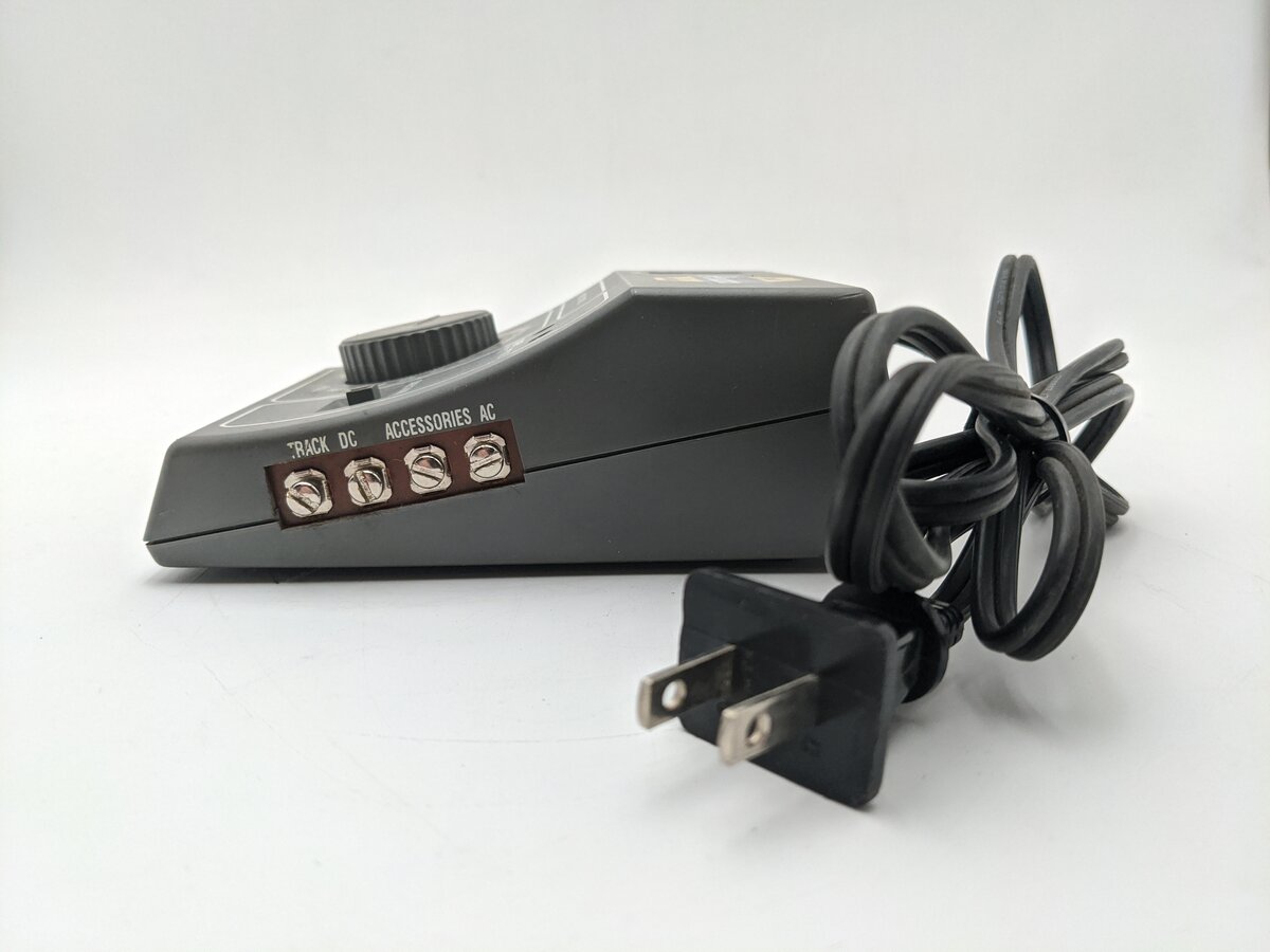 Athearn SDK-789 HO Scale Power Supply EX