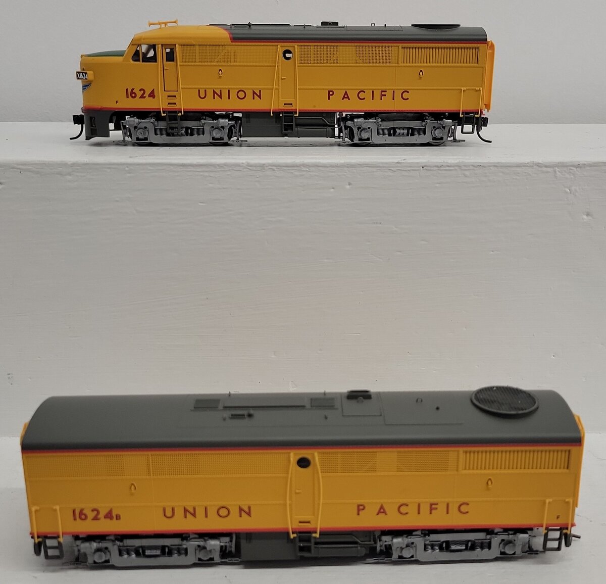 Proto 2000 23452 HO Union Pacific FA1 Diesel Locomotive AB Set VG