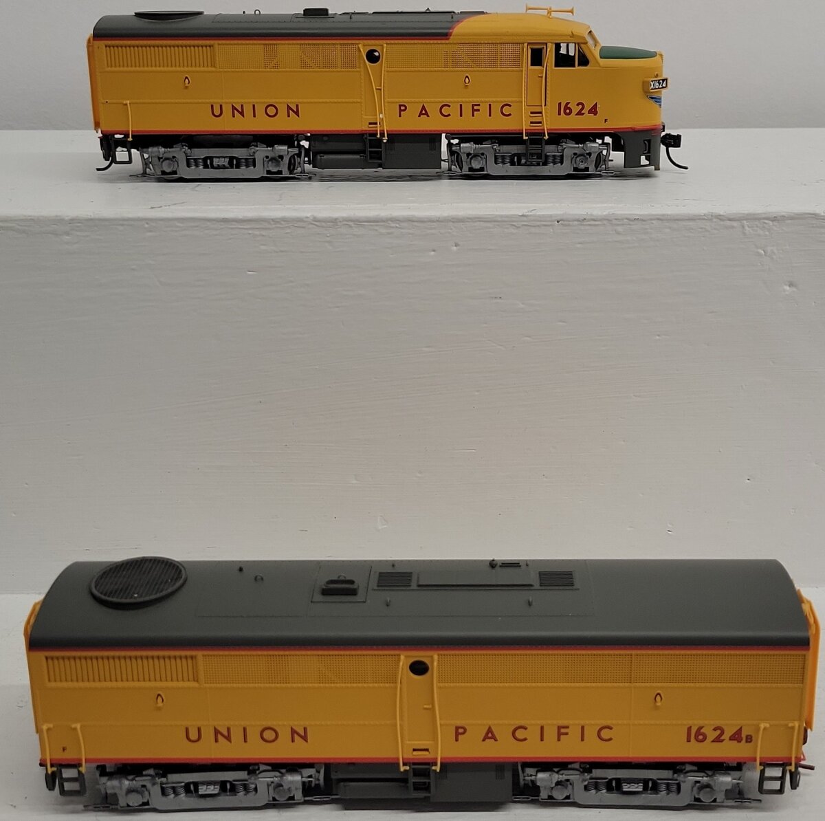 Proto 2000 23452 HO Union Pacific FA1 Diesel Locomotive AB Set VG