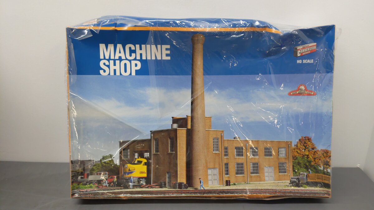 Walthers 933-2902 HO Scale Machine Shop Building Industrial Structure Kit EX/Box