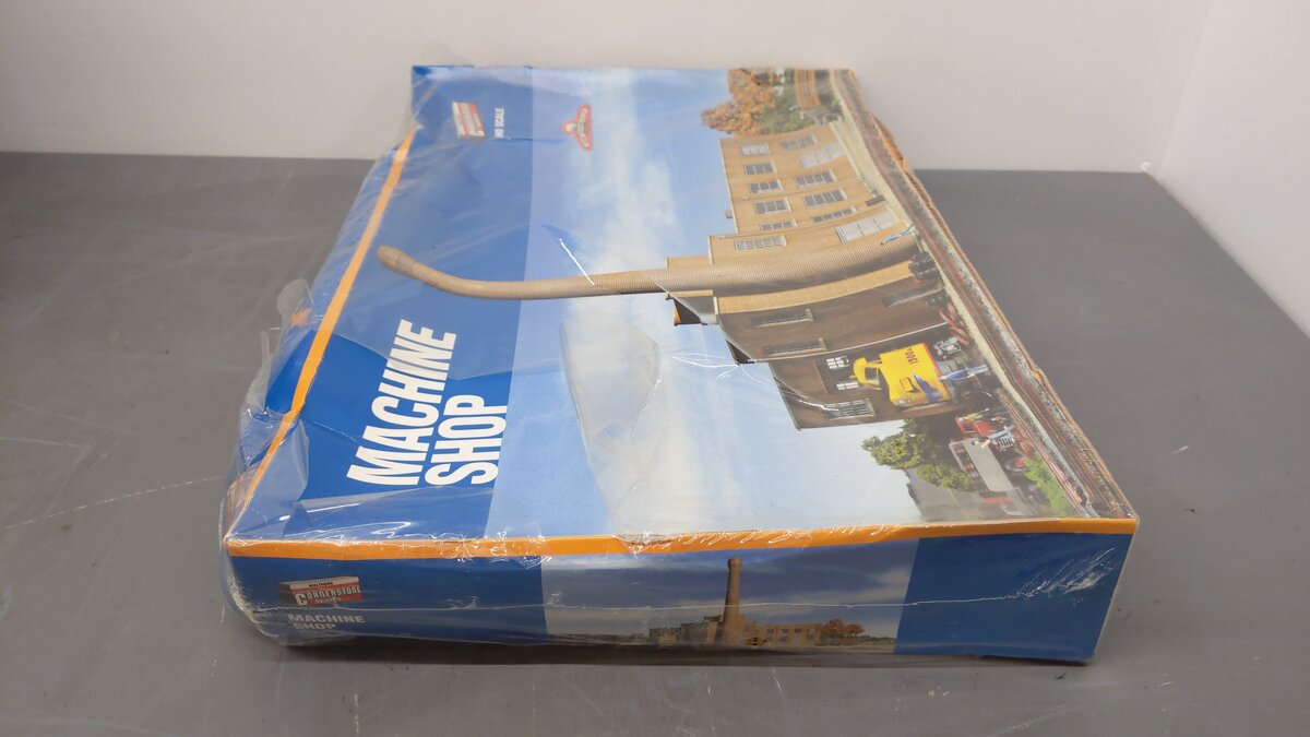 Walthers 933-2902 HO Scale Machine Shop Building Industrial Structure Kit EX/Box