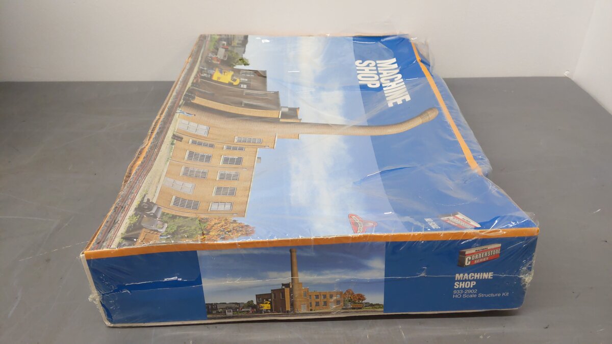 Walthers 933-2902 HO Scale Machine Shop Building Industrial Structure Kit EX/Box