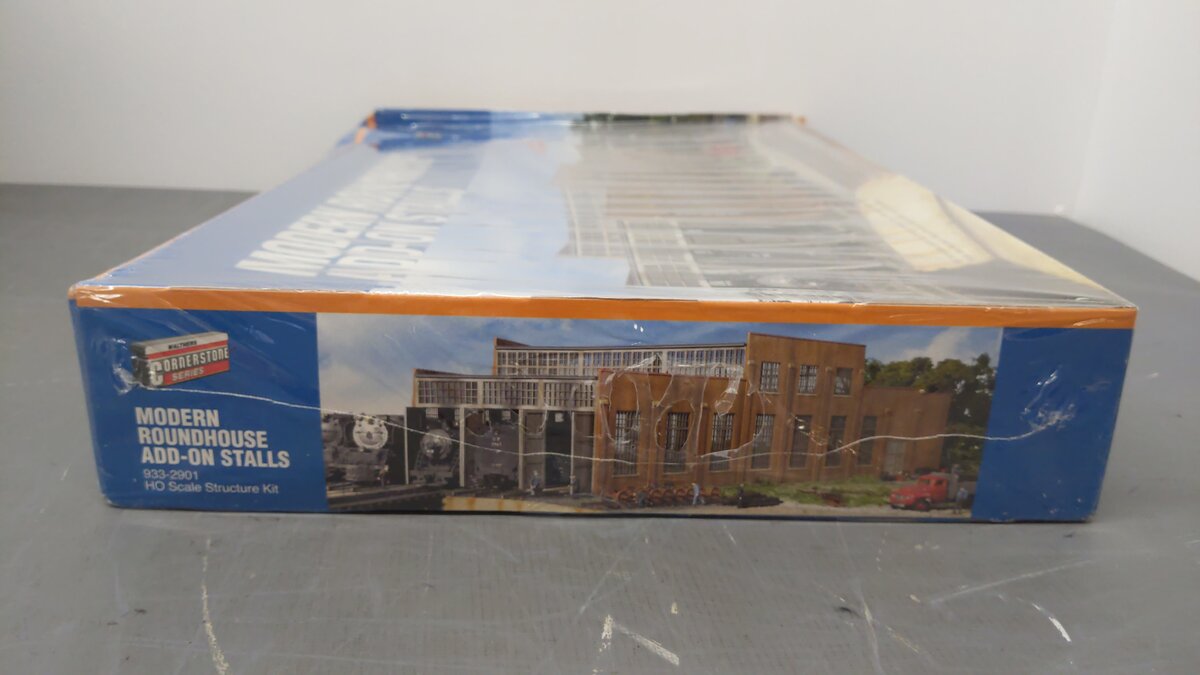 Walthers 933-2901 HO Scale Modern 3-Stalls Roundhouse Addition Structure Kit EX/Box
